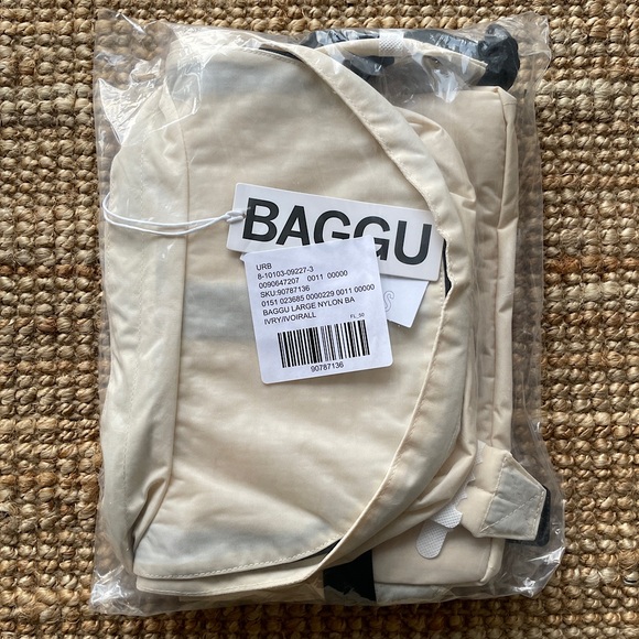 NEW BAGGU Large Nylon Backpack - Picture 6 of 9